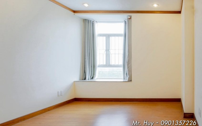 Hoàng Anh An Tiến (Gold House) – 2 PN, nội thất cơ bản, view hồ bơi
